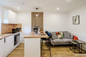 Luxurious One Bedroom Apartment